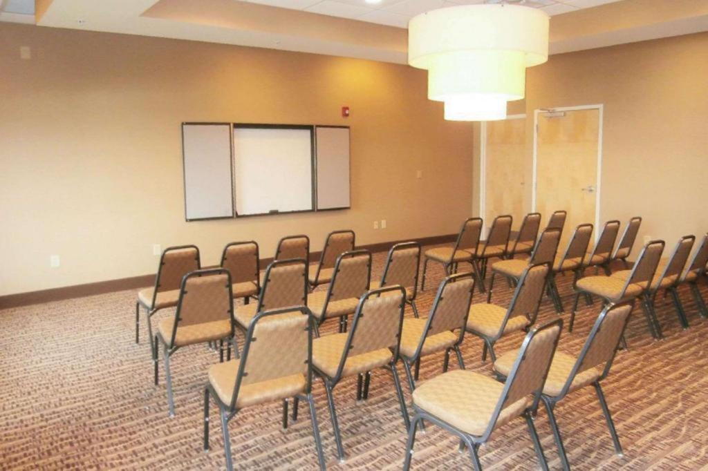 Comfort Suites Smyrna Buitenkant foto